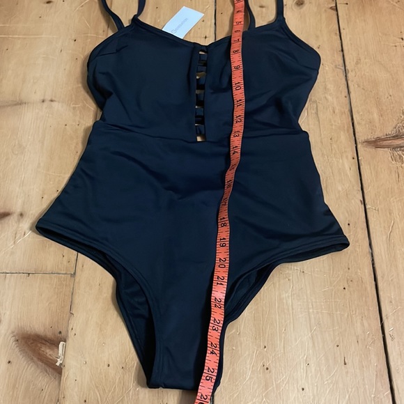 BCBGeneration swimsuit - Picture 4 of 10